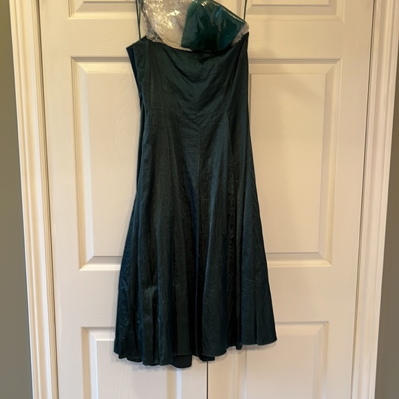 Simon Chang emerald dress Fit and Flair - Picture 4 of 5